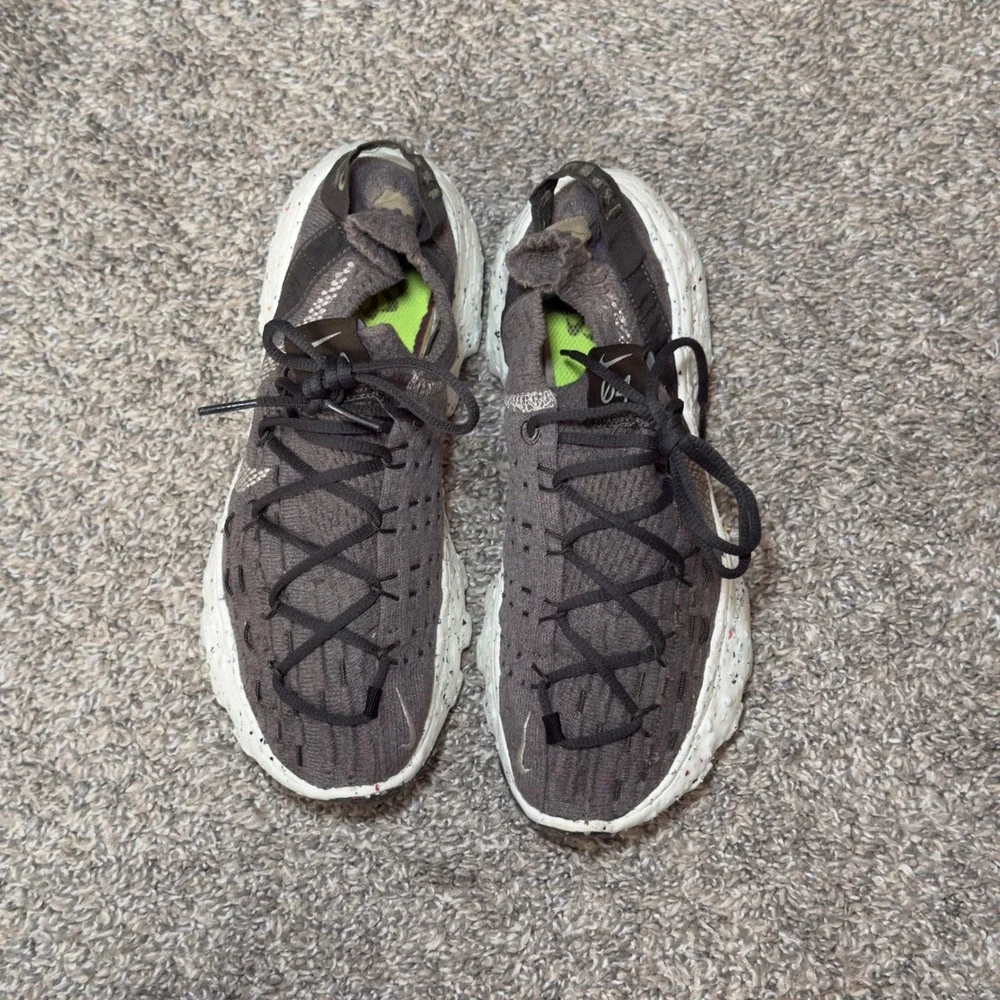 Nike Space Hippie 04 Iron Grey Photon Dust Sneakers CD3476-300 Mens 7 Womens 8.5